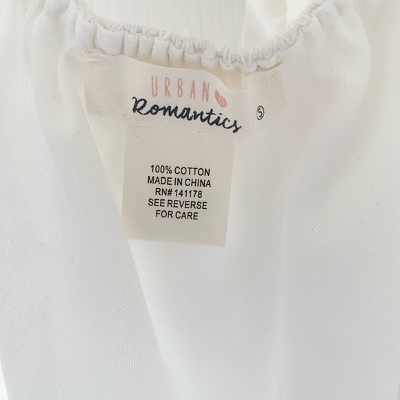 Urban Romantics White Peplum Dotted Top - Picture 3 of 4